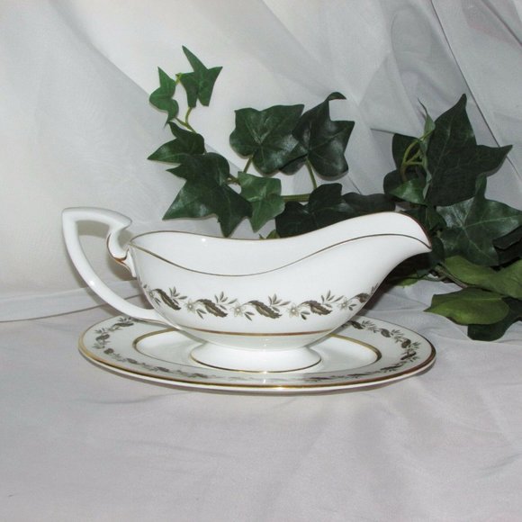Royal Worcester Bernina Vintage Bone China Gravy Boat & Underplate England - Picture 5 of 9